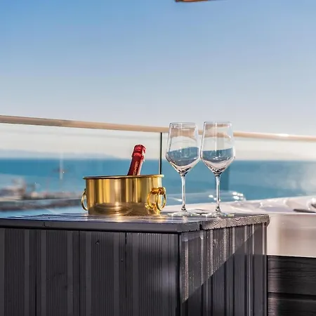 The Ultimate Jacuzzi Penthouse By Ps Apartment *