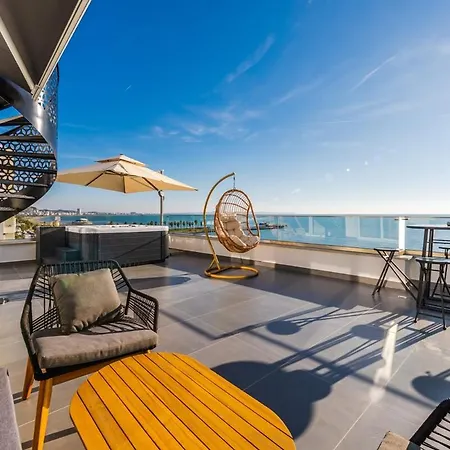 Apartment The Ultimate Jacuzzi Penthouse By Ps *