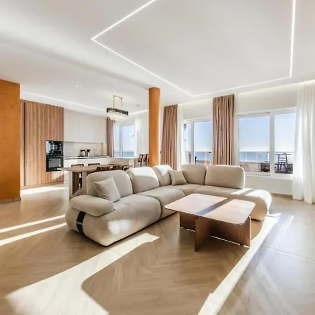 Апартаменты The Ultimate Jacuzzi Penthouse By Ps