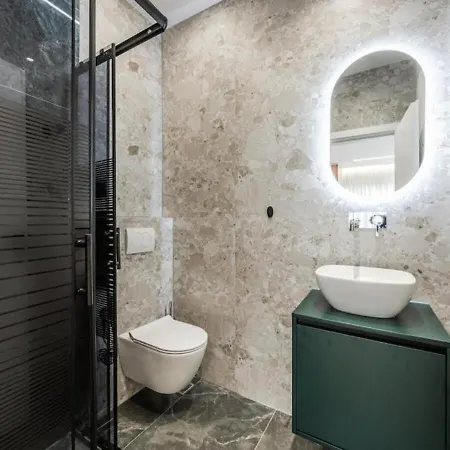 The Ultimate Jacuzzi Penthouse By Ps * Durrës