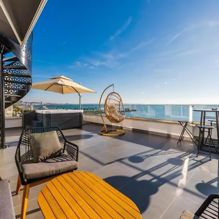 The Ultimate Jacuzzi Penthouse By Ps Durrës