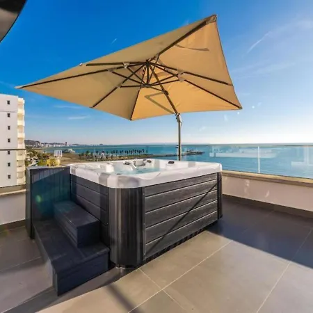 The Ultimate Jacuzzi Penthouse By Ps * Durrës
