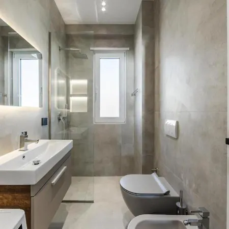 The Ultimate Jacuzzi Penthouse By Ps * Durrës