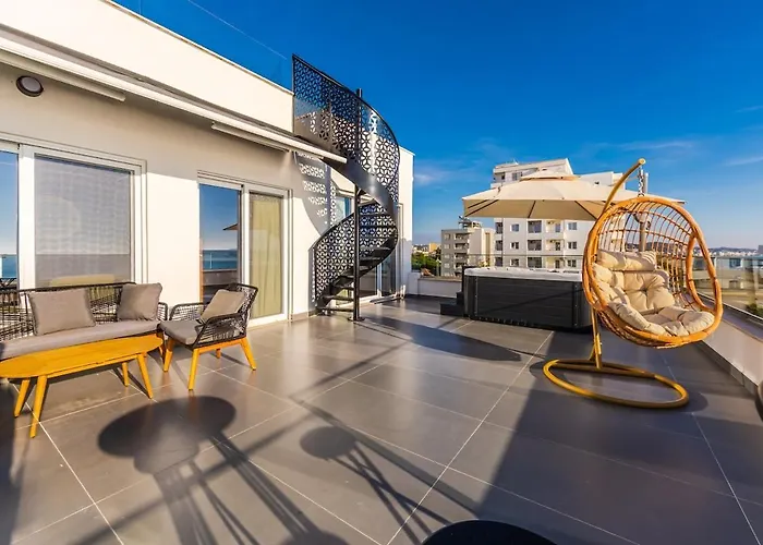 The Ultimate Jacuzzi Penthouse By Ps 公寓 Durrës