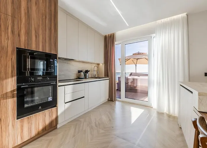 The Ultimate Jacuzzi Penthouse By Ps 公寓 Durrës