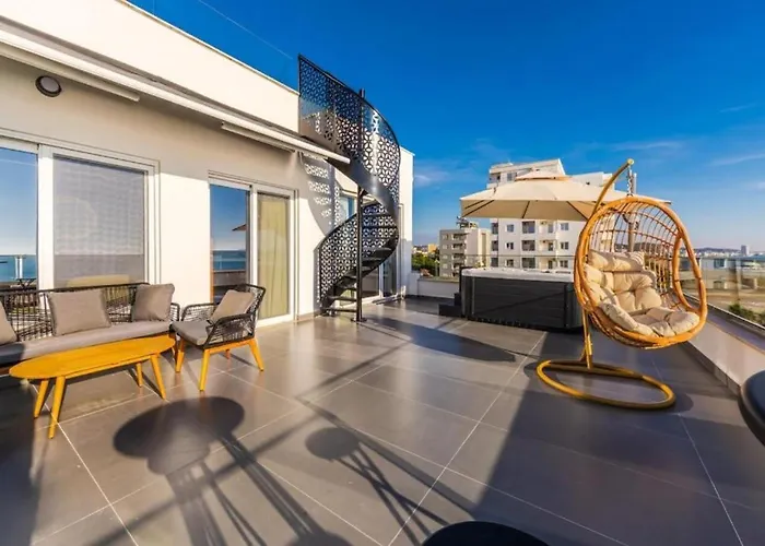 The Ultimate Jacuzzi Penthouse By Ps *