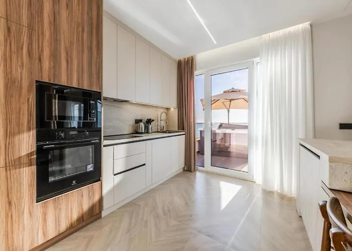 Апартаменты The Ultimate Jacuzzi Penthouse By Ps