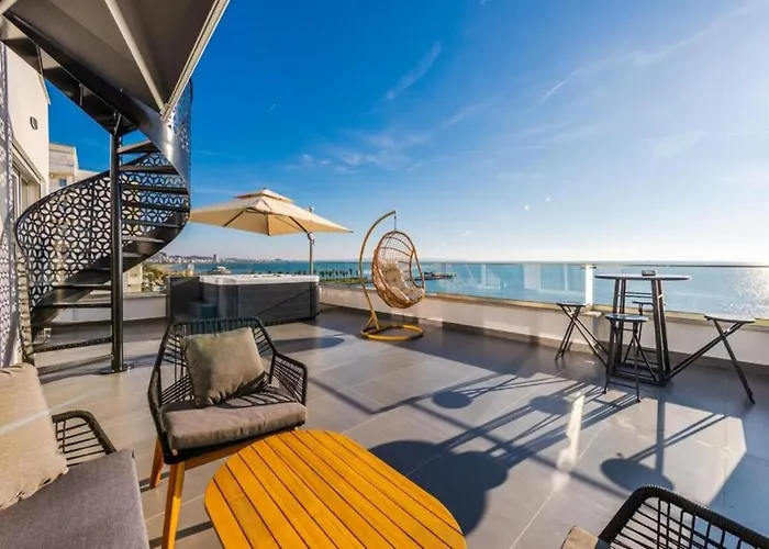 The Ultimate Jacuzzi Penthouse By Ps Durrës